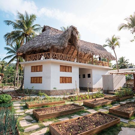 Leisy'S Garden Hostel & Rooms Samana Екстер'єр фото