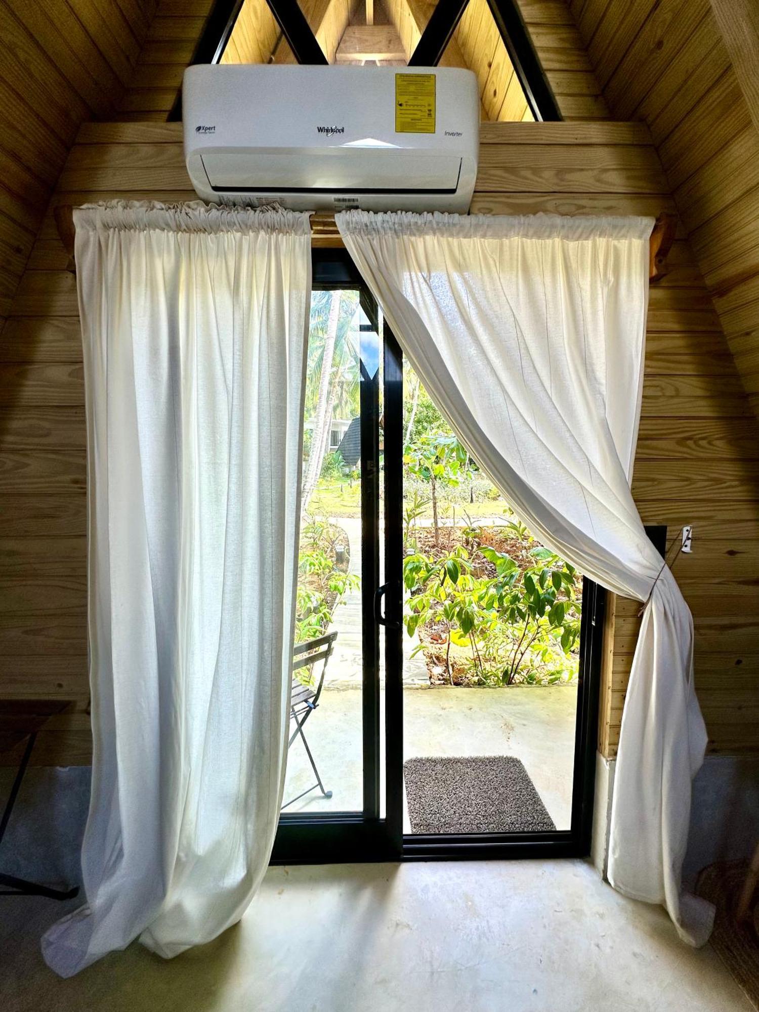 Leisy'S Garden Hostel & Rooms Samana Екстер'єр фото