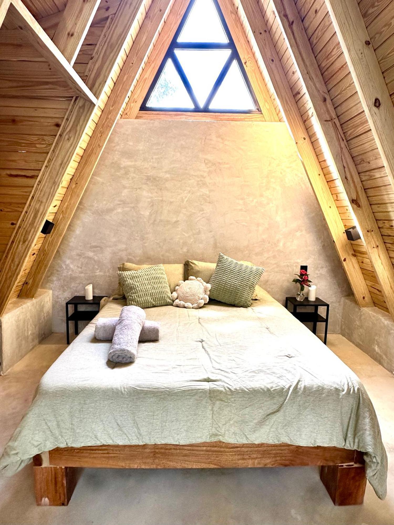 Leisy'S Garden Hostel & Rooms Samana Екстер'єр фото